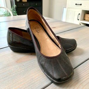 LifeStride Debate Deep Brown Flats Size 7M